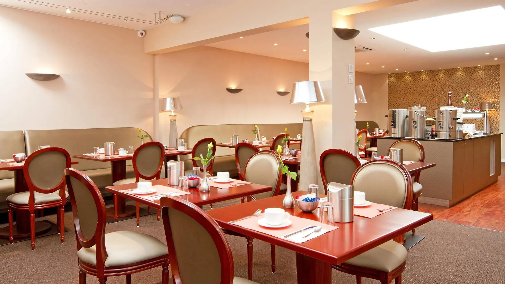 ***  Drake Longchamp Otel Cenevre İsviçre