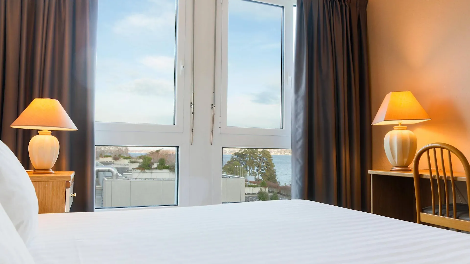 Hotel Drake Longchamp Ginebra 3*,  Suiza